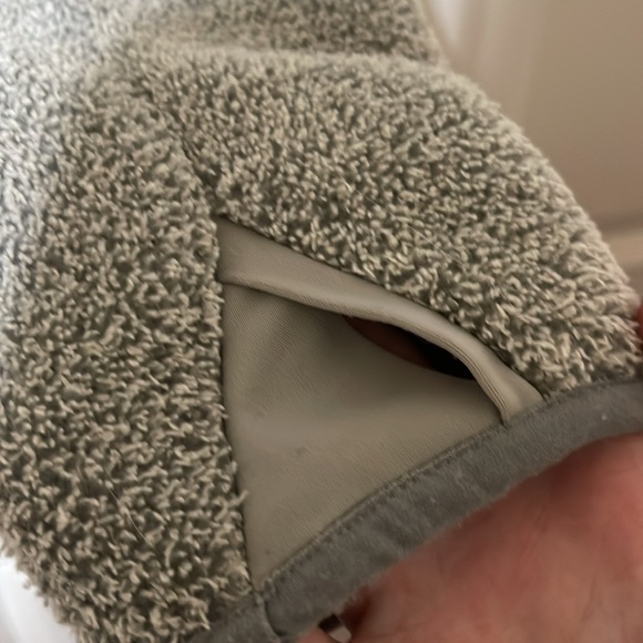 Bench. tan fuzzy fleece zip jacket. Women’s medium - Picture 4 of 5